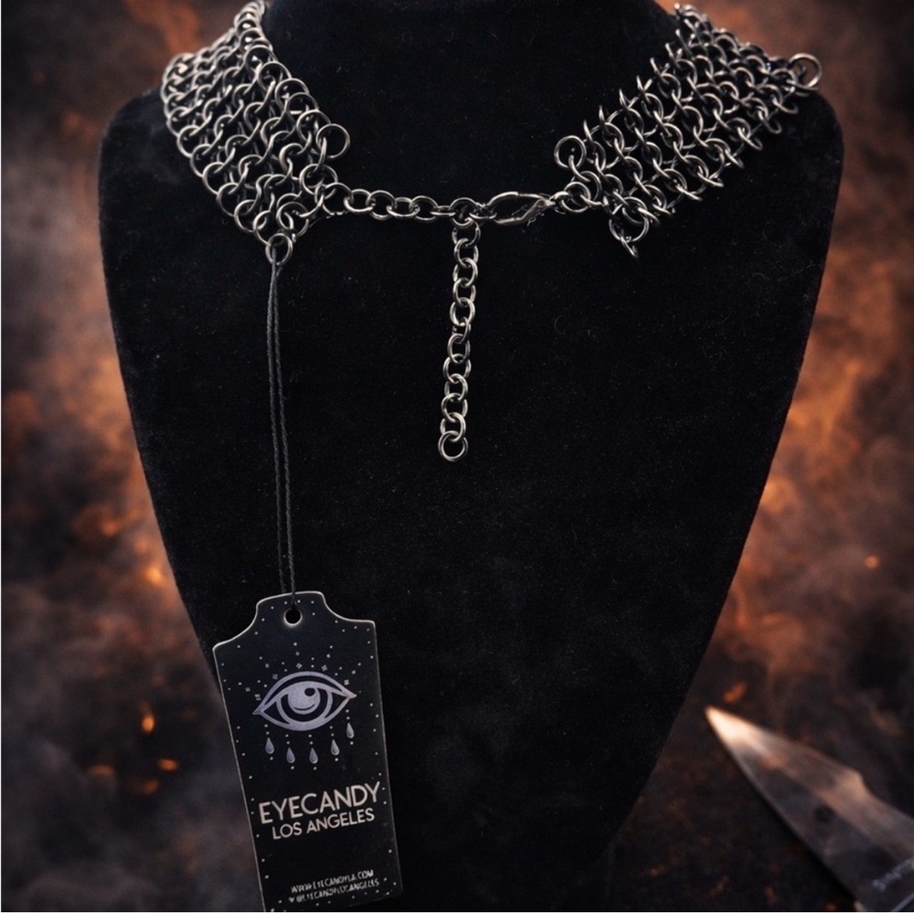 Eyecandy Gothic Skull Statement Necklace Chainmail Rhinestone Choker Punk - Picture 4 of 5